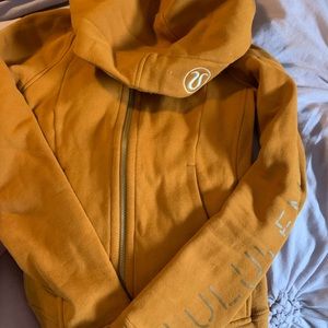 Like new lululemon size 2 scuba zip up hoodie. Worn 2x maybe